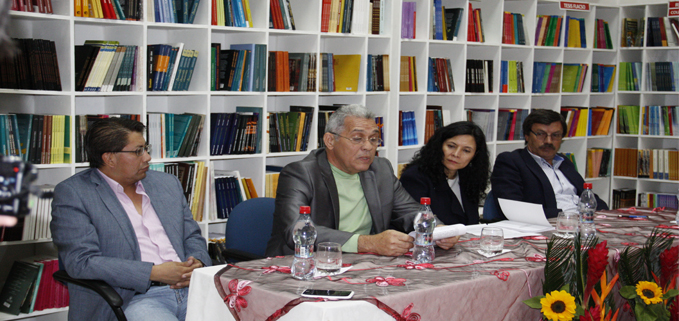 Desde la izquierda: Máster Vicente Plasencia, Dr. Figaredo de la Universidad de La Habana, Máster Viviana Montalvo (Vicerrectora), Dr. Hernán Hermosa (Abya Yala)