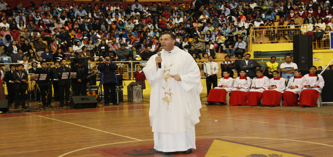 Padre Angel Fernández Artime en la Homilía de la Misa celebrada en el Coliseo Mayor Jefferson Pérez Quezada.