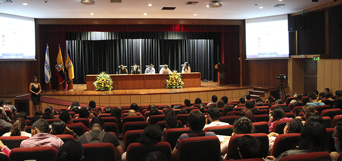 Durante el desarrollo del conversatorio con los Representantes Estudiantiles de las Universidades invitadas.