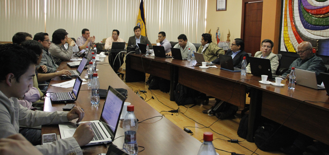 Representantes de las universidades del país en la reunión de la RECIETA en la sala de sesiones del Vicerrectorado de la UPS sede Cuenca.