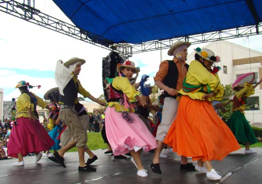 QUITO: Gran acogida tuvo el I Festival Iberoamericano de Música y Danza en el Campus Sur