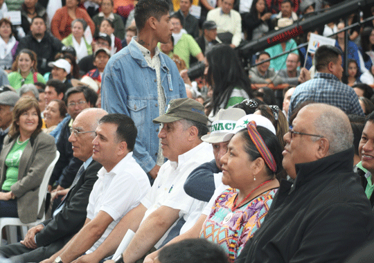 CUENCA: Presidente Correa  dio su informe ciudadano desde el Coliseo de la UPS
