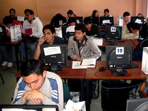 CUENCA: Estudiantes de la UPS ganan concurso de programación