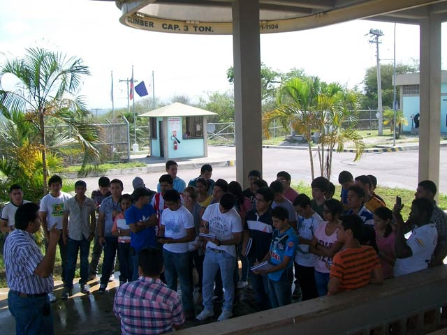 GUAYAQUIL: Visita técnica de estudiantes de Industrial a Hidroplayas