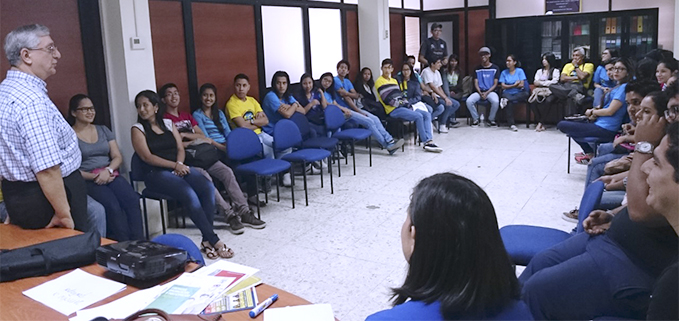 P. Luciano Bellini, coordinador de la Pastoral Universitaria de la Sede Guayaquil, dirigió la Jornada Formativa Juvenil