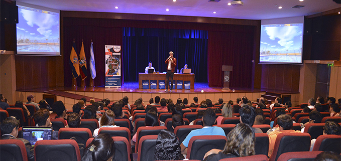 Estudiantes de la sede Guayaquil participaron del concurso realizado durante el lanzamiento del tour virtual