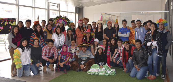 Estudiantes de Comunicación Social en el taller de diversidad cultural