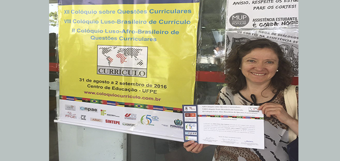 Ph.D. María Elena Ortiz en coloquio sobre temas de currículo realizado en Brasil