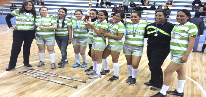 Equipo Lovers campeón del fútbol sala en la rama femenina de las Jornadas Deportivas ADETUPS 2016.