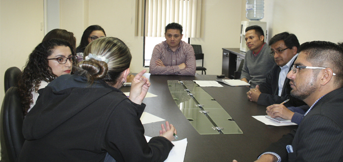 Autoridades de las instituciones involucradas en el convenio reunidas en el Centro de Rehabilitación Social de Cuenca.