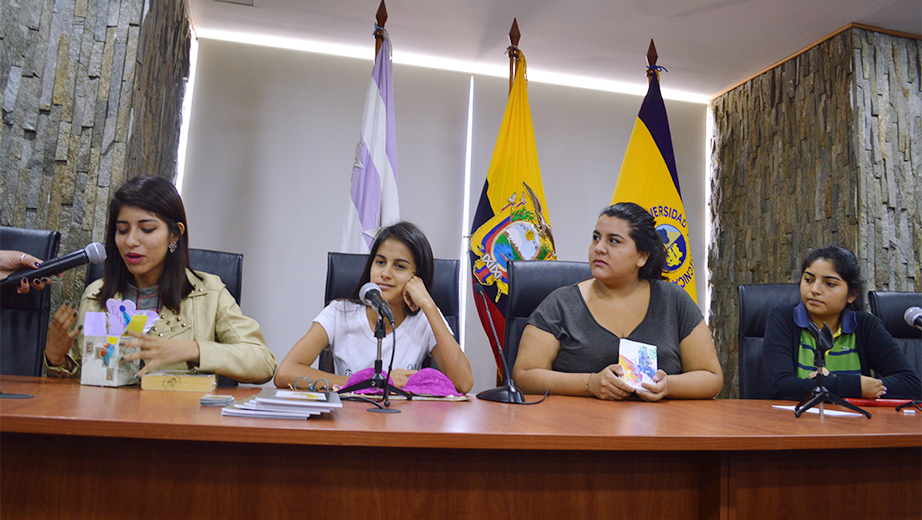 Estudiantes de diversas carreras de la UPS sede Guayaquil en la edición de 2016