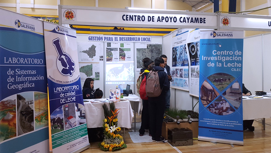 Centro de Formación Continua Cayambe - UPS en la presentación del proyecto Sistemas de Riego