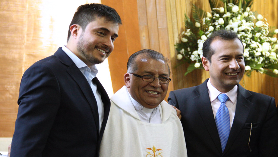 Ing. Juan Pablo Salgado y Dr. Luis Tobar junto al Nuevo Inspector de los Salesianos y Canciller de la UPS