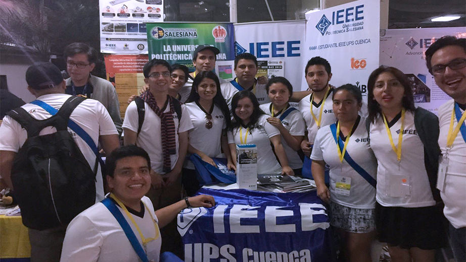 Estudiantes del IEEE-UPS-Cuenca en la 