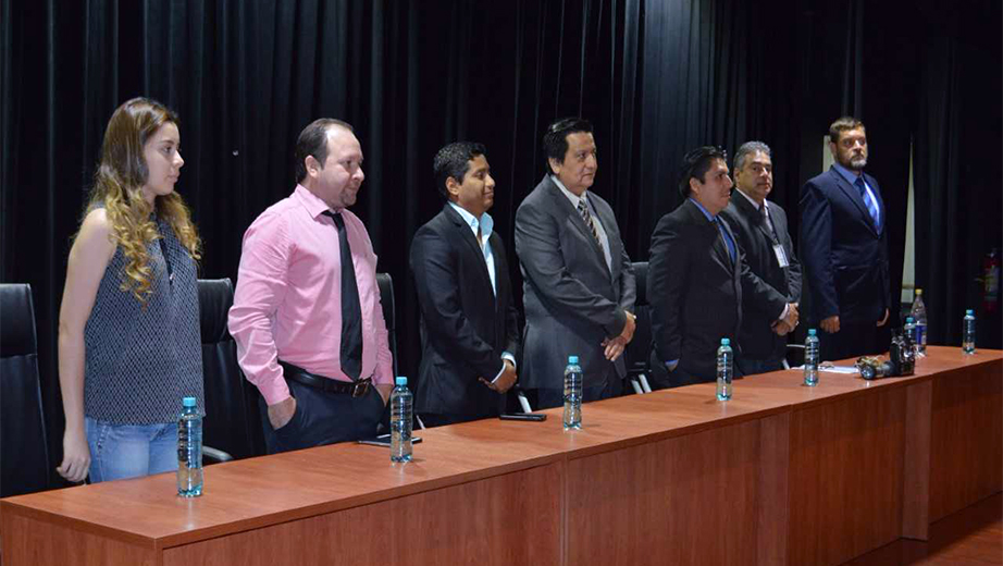 Mesa directiva de la primera jornada de Electrónica y Automatización en la sede Guayaquil