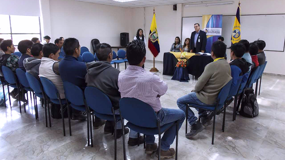 Intervención del Vicerrector de la sede Quito, José Juncosa en la entrega de certificaciones