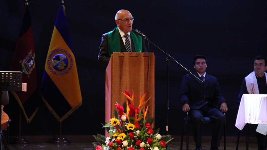 Eucaristía de bienvenida a cargo del P. Javier Herrán, rector de la UPS
