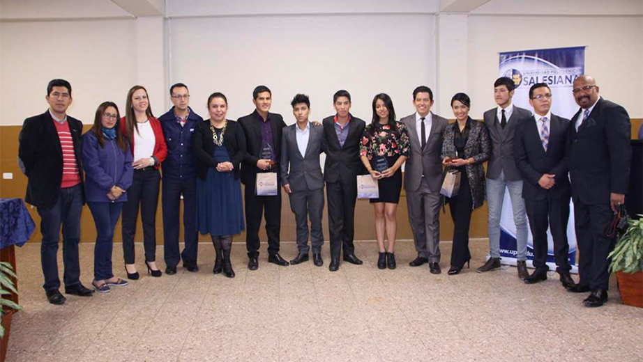 Jurado y participantes del II Concurso de Oratoria