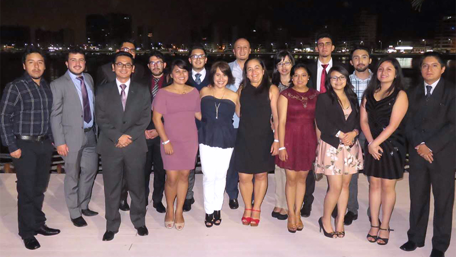 Estudiantes, docente e investigadores de la UPS que participaron en el ETCM'17