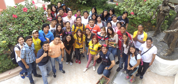 Estudiantes  de Pastoral universitaria de la sede Guayaquil.