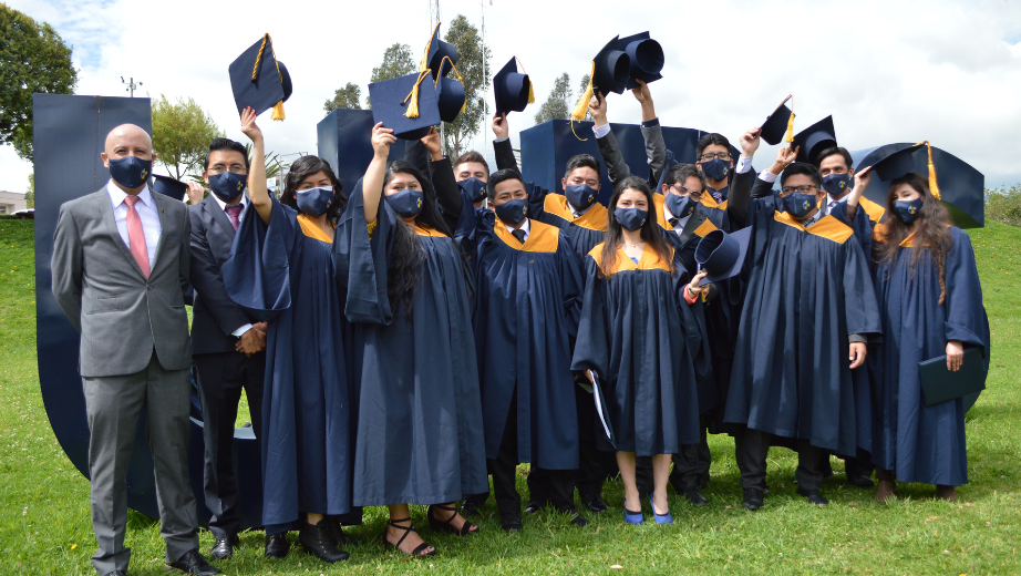 Graduados de la carrera de Telecomunicaciones