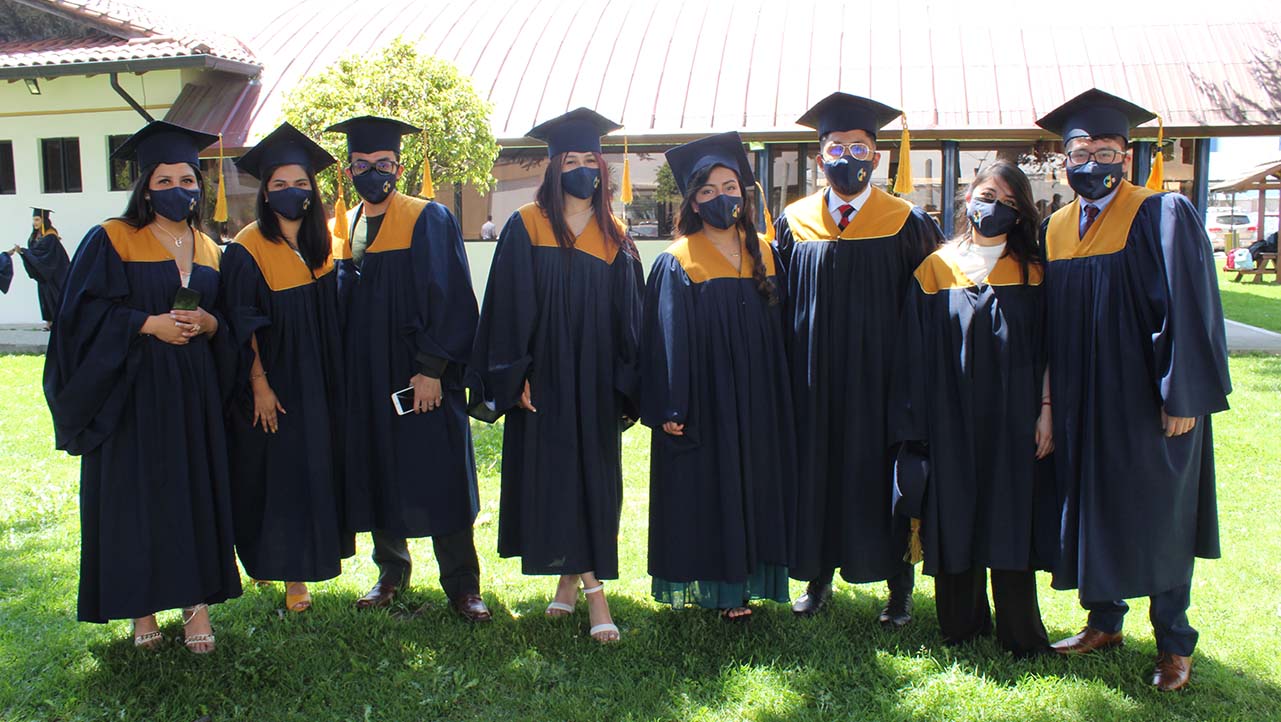 Graduados de la UPS