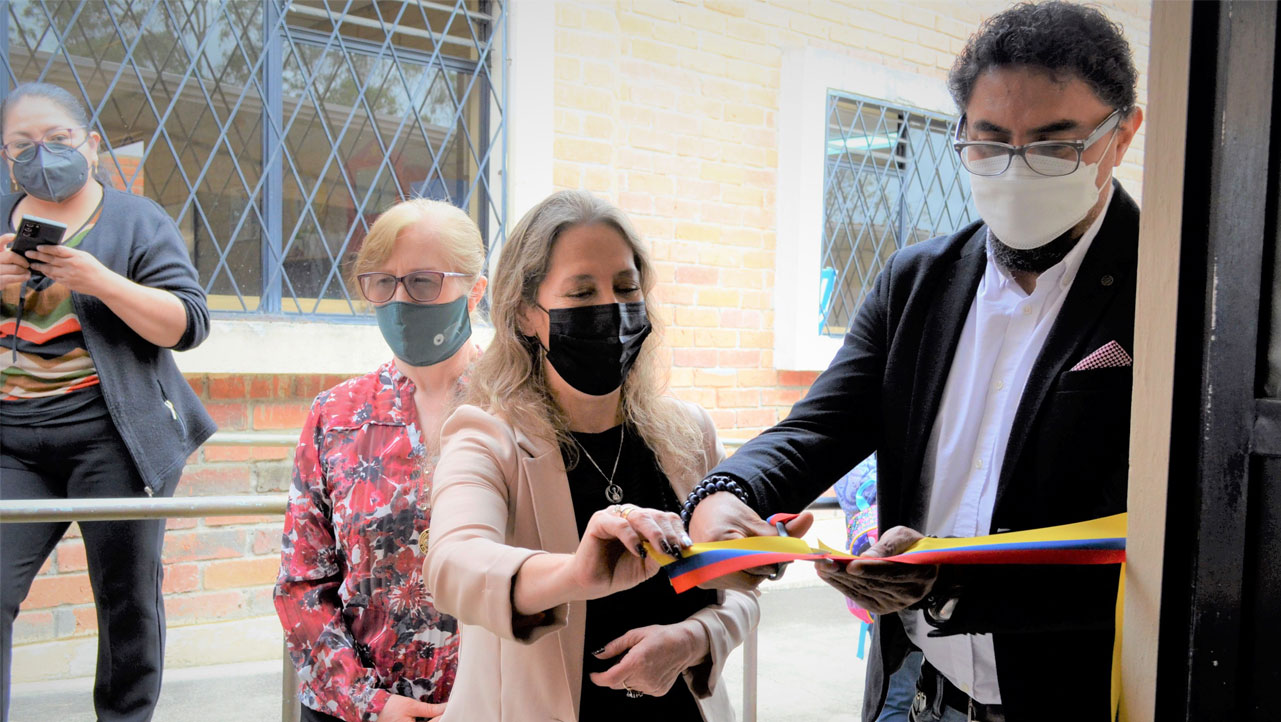 Directores inauguran Sala Multisensorial en la Unidad Educativa Stephen Hawking