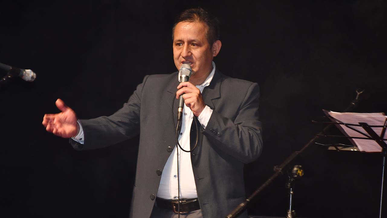 Juan Carlos Sánchez durante su interpretación 