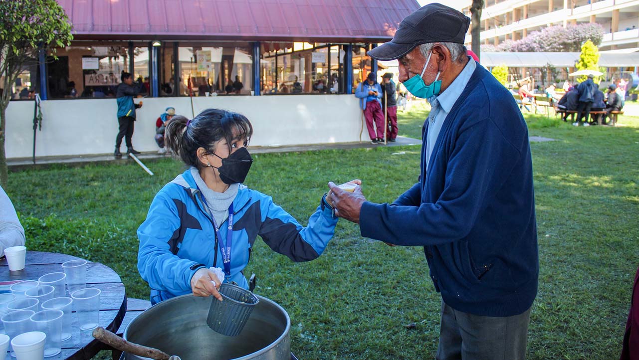 Volunteeers in our branch campus in Quito