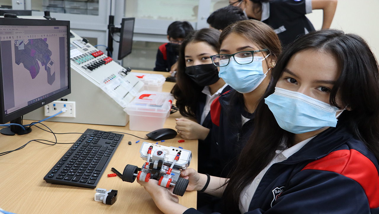 Sede Guayaquil realiza workshop para estudiantes de bachillerato