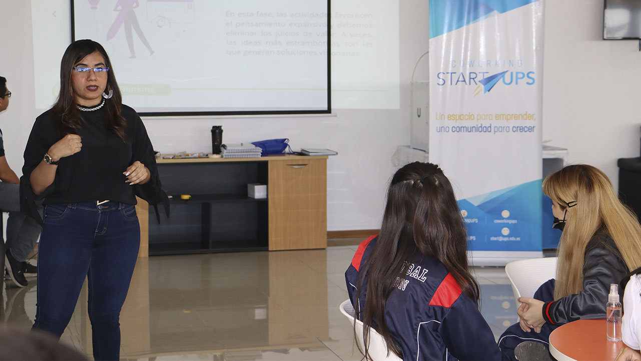 Sede Guayaquil realiza workshop para estudiantes de bachillerato