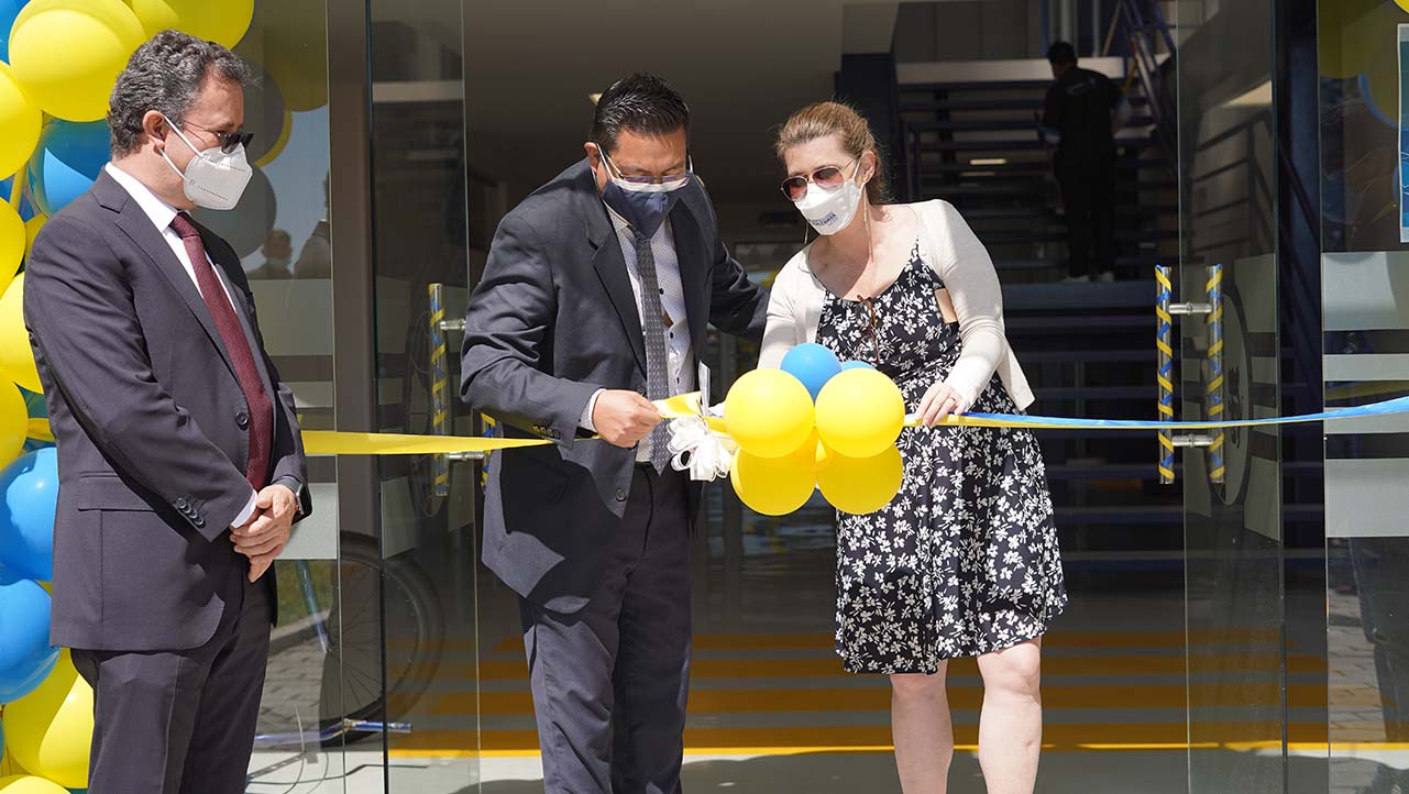 Inauguración de los nuevos laboratorios, entre ellos: de Mantenimiento y Dinámica, de Autotrónica, de Inyección y de Sistemas de Tren motriz y Traslación