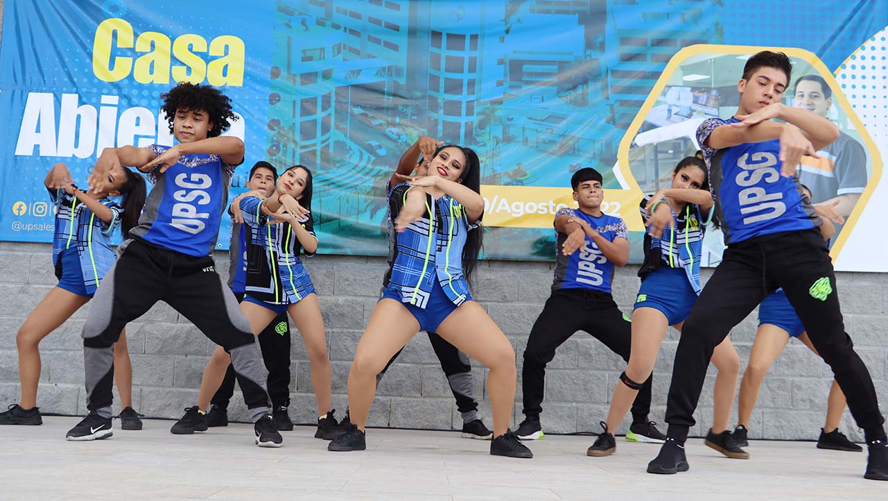 Grupo ASU de Baile Moderno de la sede Guayaquil