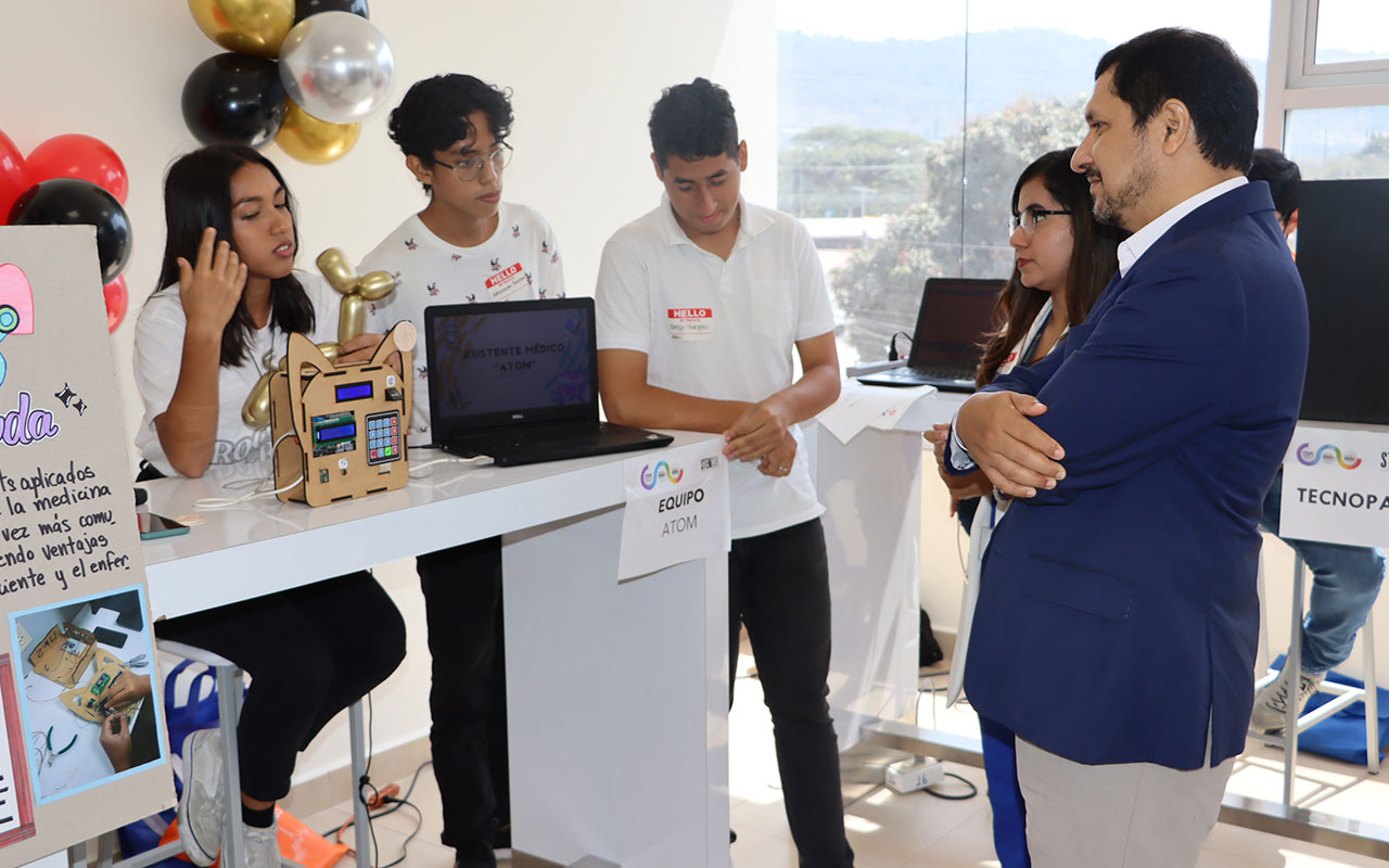 La robótica, pilar tecnológico en la Innovación Académica UPS