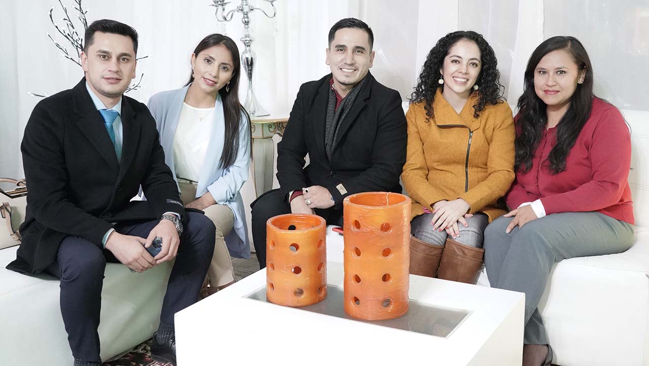 Nuevos maestrandos de la sede Cuenca 