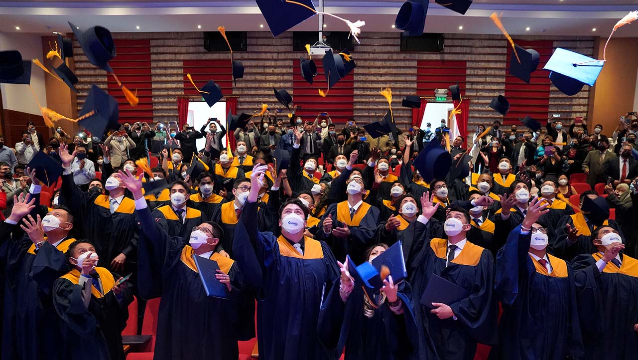 Graduados de la UPS reciben su título de tercer nivel