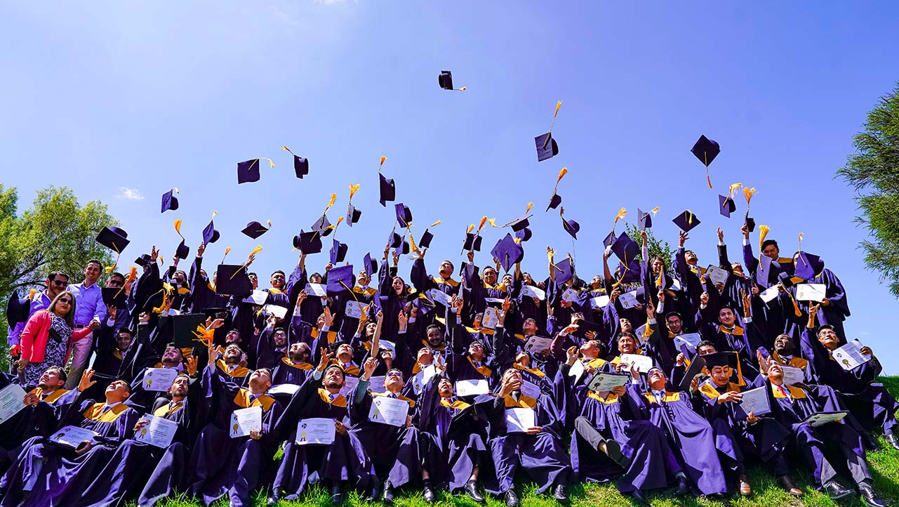 Profesionales de la carrera de Mecánica de la sede Quito