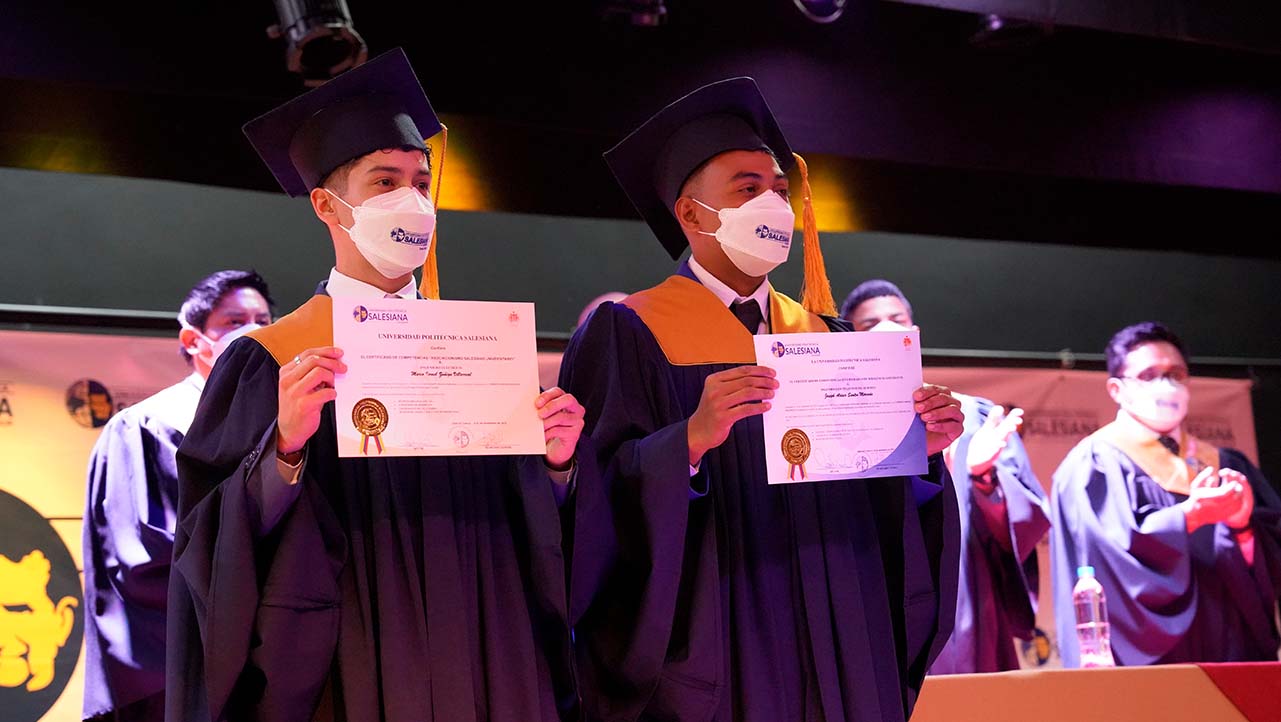 Profesionales reciben certificados de competencias ASU y en Liderazgo y Dirigencia Estudiantil