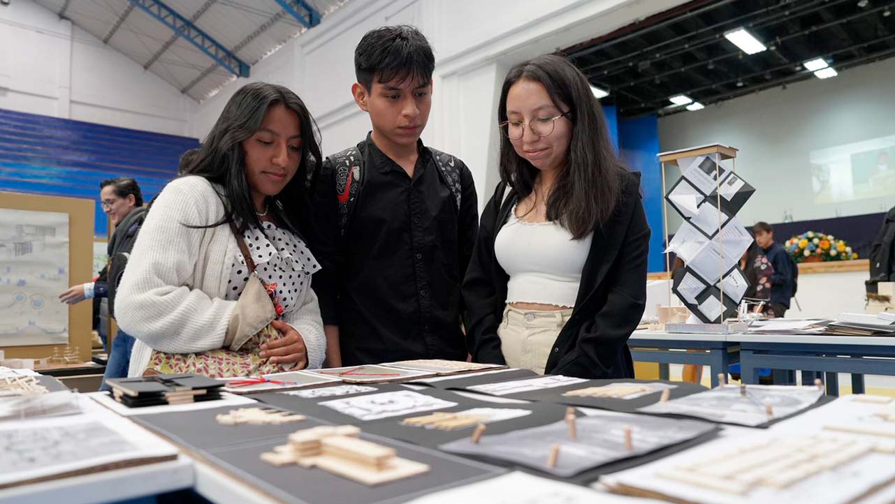 Se realizó el evento Primeras Visiones de Arquitectura en el Coliseo del campus El Girón 