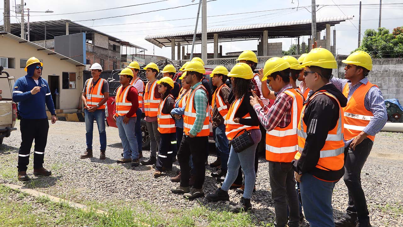 Experiencias adquiridas en visita técnica a la Subestación Eléctrica de Daule