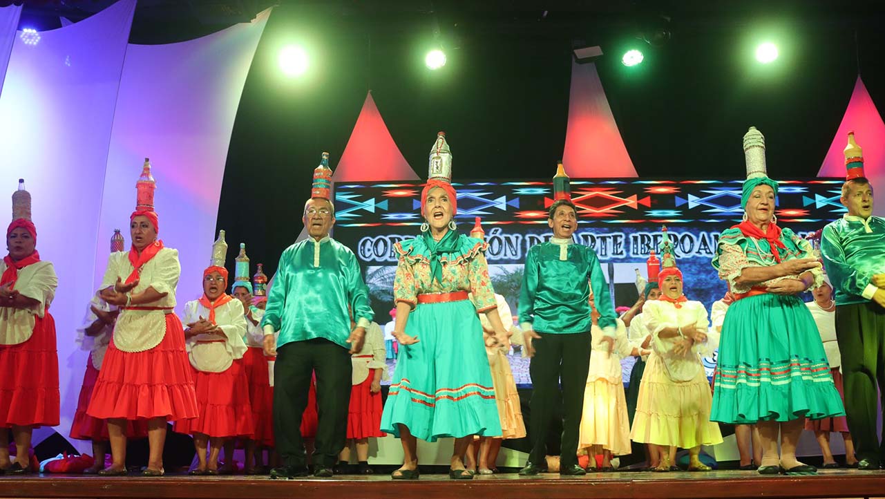 Presentación del grupo de adultos mayores Iberoamericano