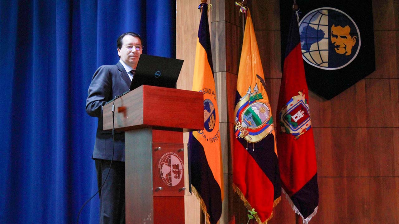 P. Juan Cárdenas durante la socialización del Plan Estratégico Institucional de la UPS en la sede Quito