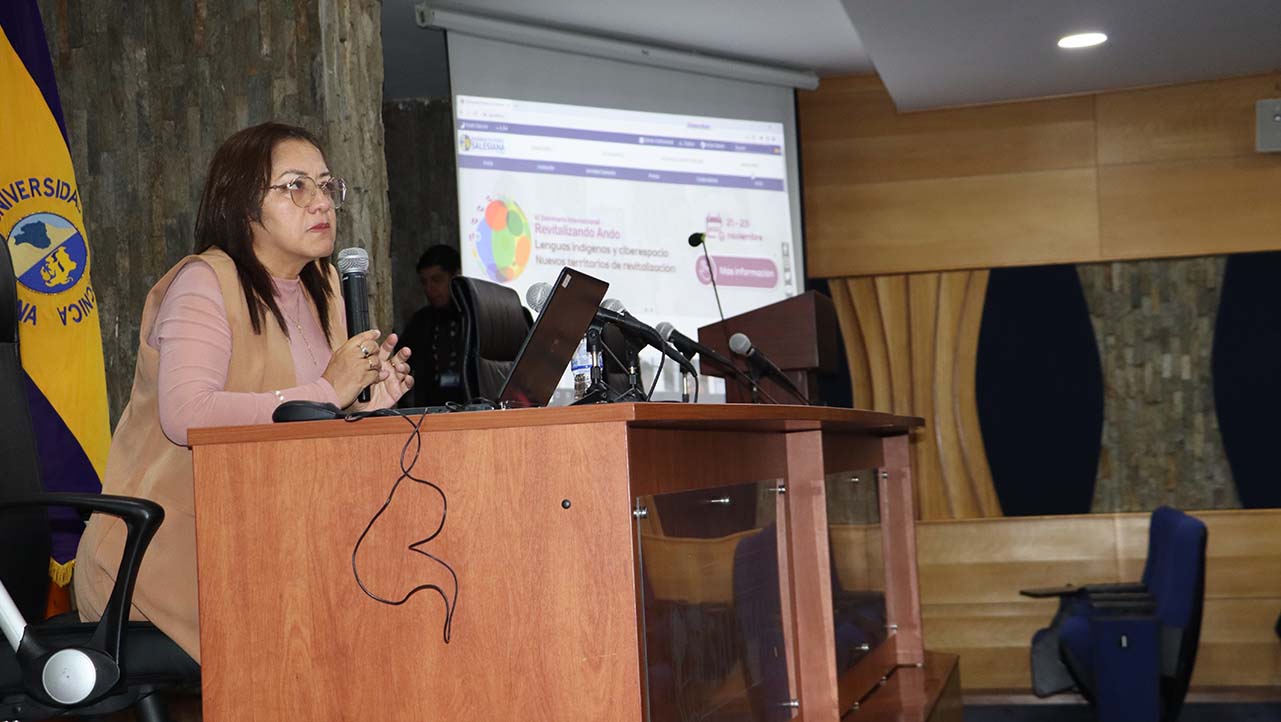 Ángela Flores durante su intervención