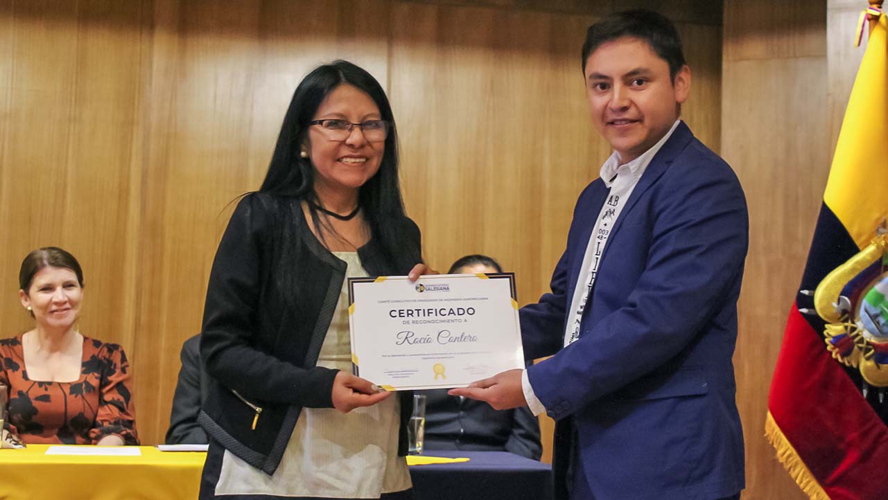 Sesión solemne realizada en la Extensión Cayambe de la UPS por los 20 años de la carrera de Agropecuaria