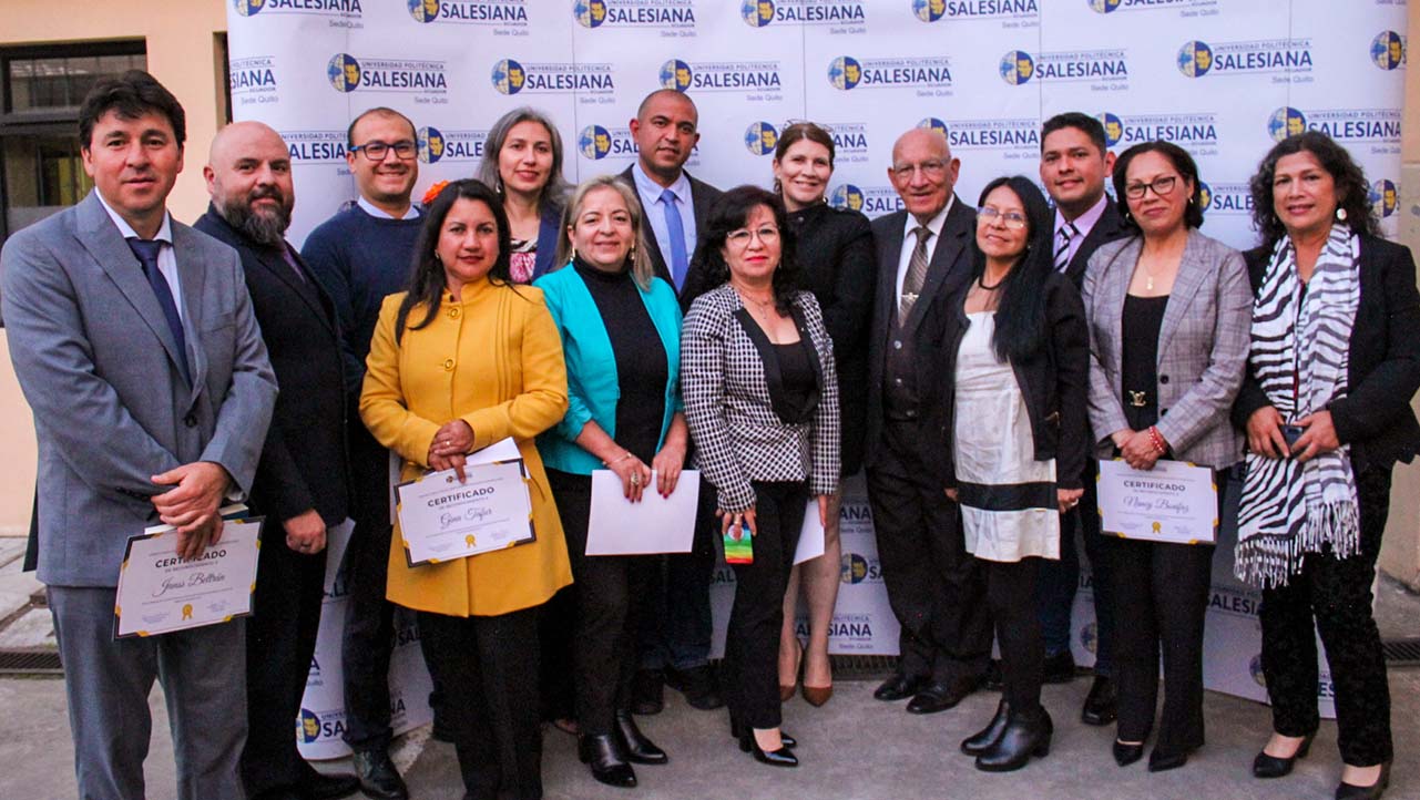 Sesión solemne realizada en la Extensión Cayambe de la UPS por los 20 años de la carrera de Agropecuaria