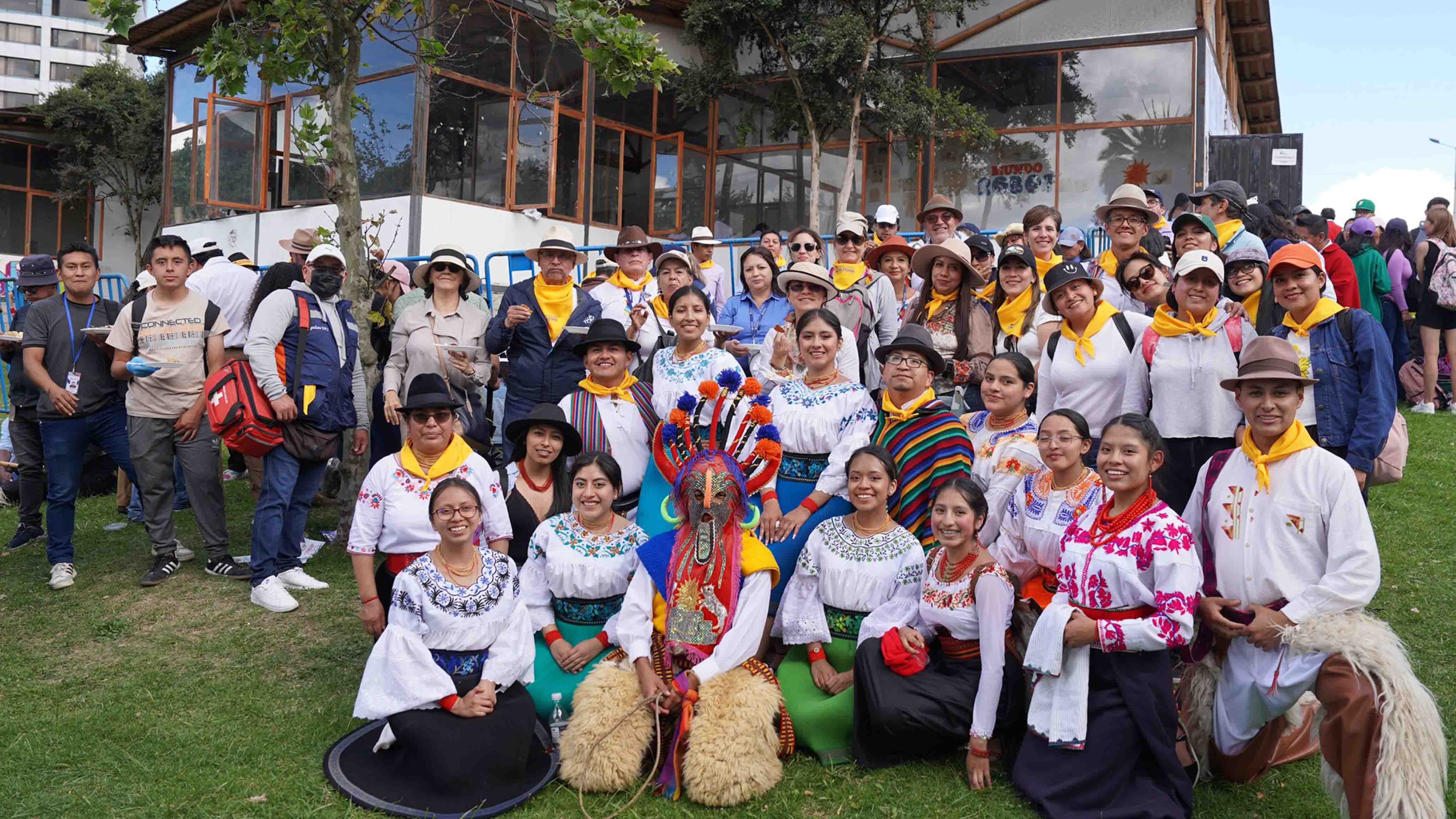 La comunidad universitaria de la UPS Quito vivió con alegría el Inti Raymi de las Universidades y Diversidades 2023 