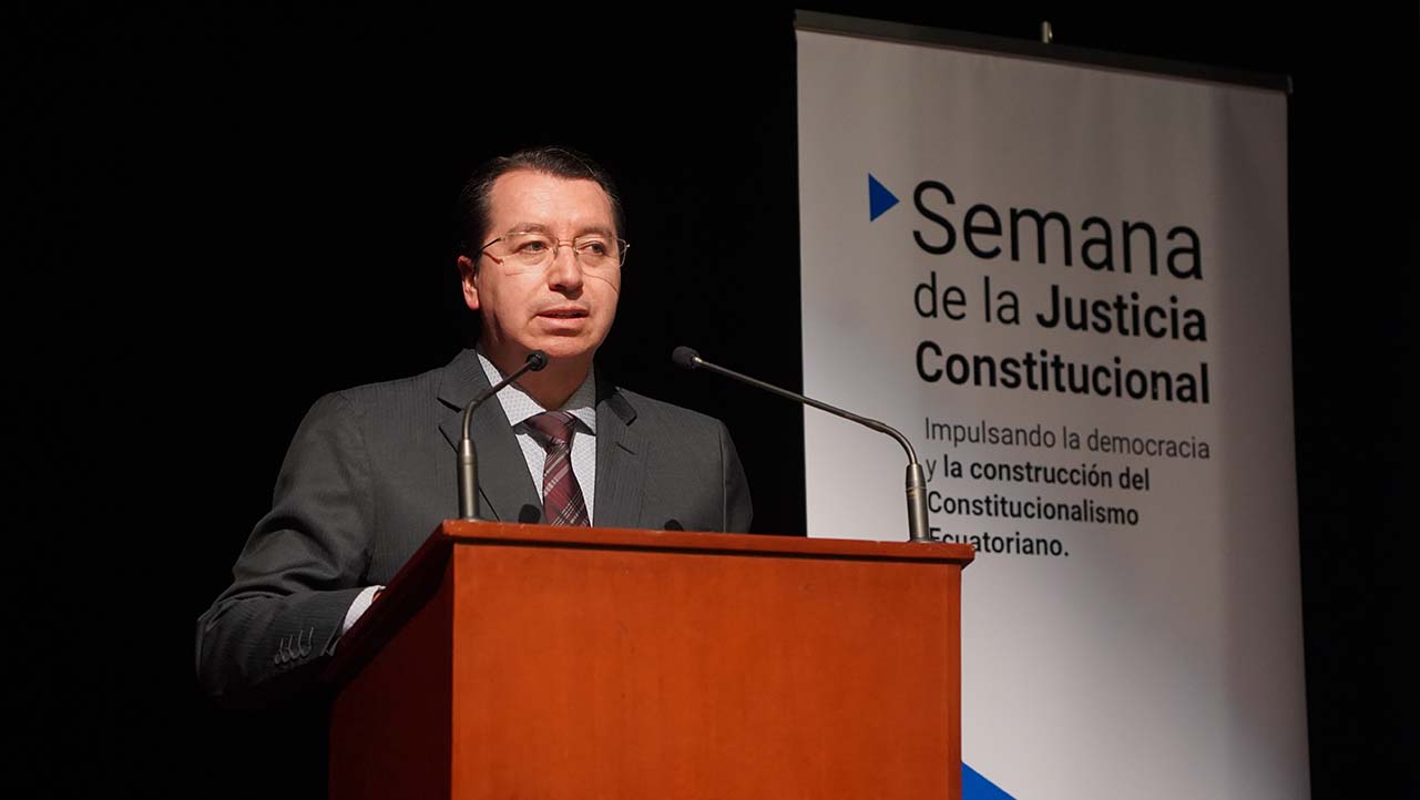 P. Juan Cárdenas durante su intervención en el Panel Académico
