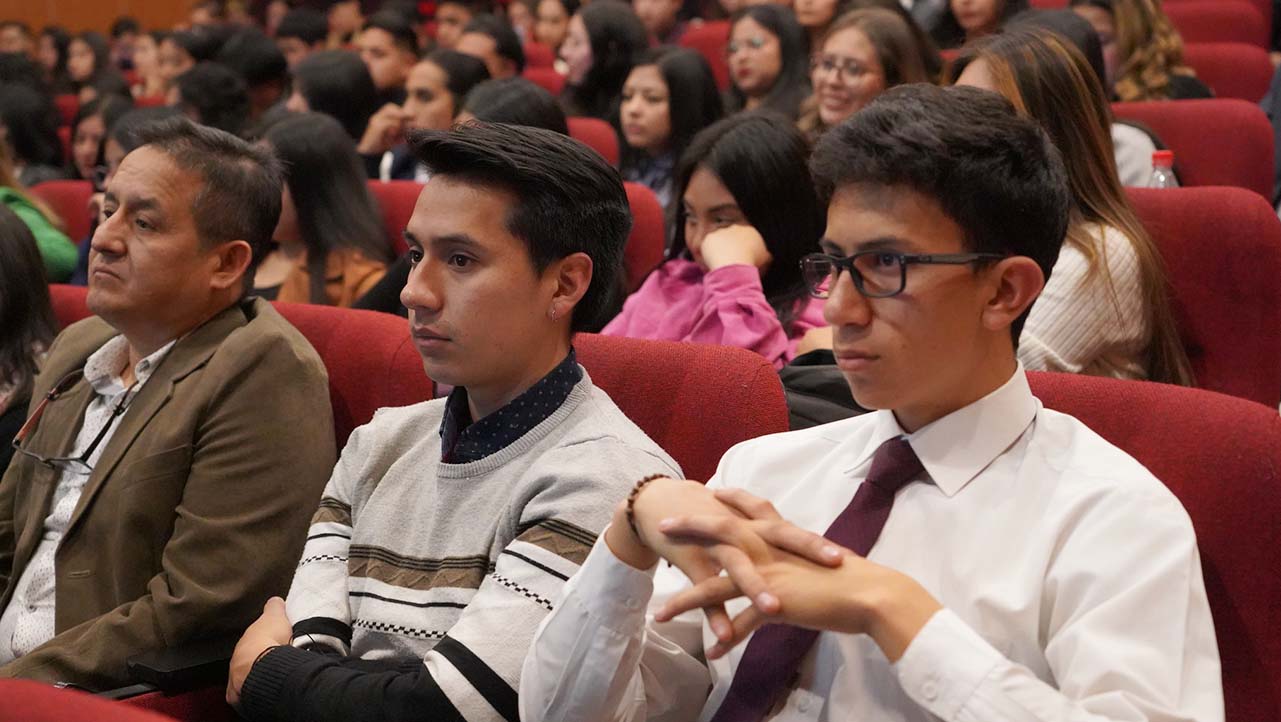 Estudiantes y asistentes que participaron en la Semana de la Justicia Constitucional