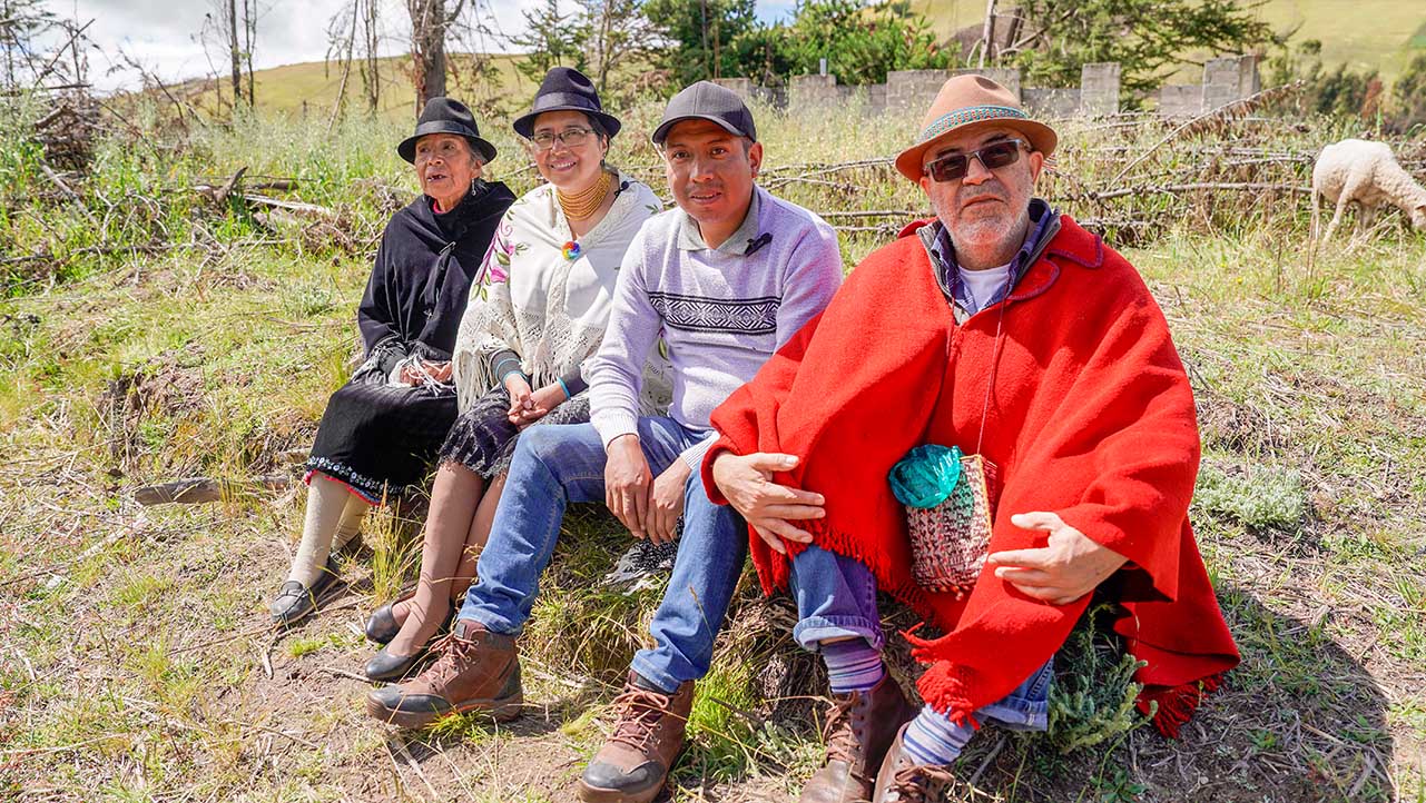 Comuneros de la zona de La Cocha, provincia de Cotopaxi y San Clemente