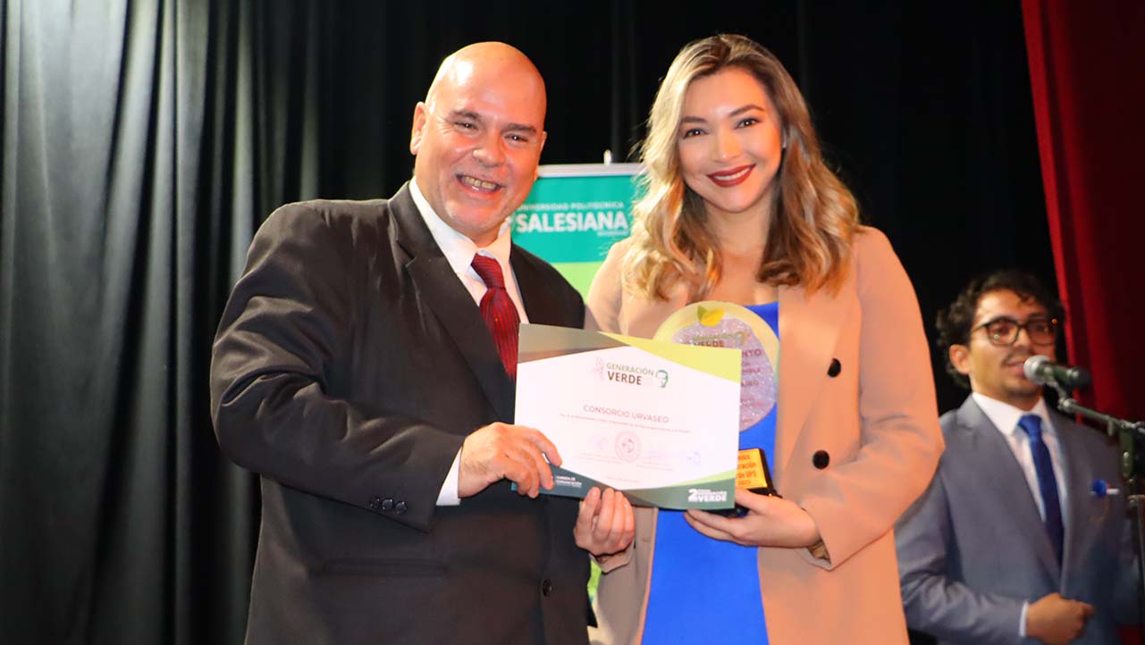 Entrega de reconocimientos a las instituciones por sus buenas prácticas comunicativas